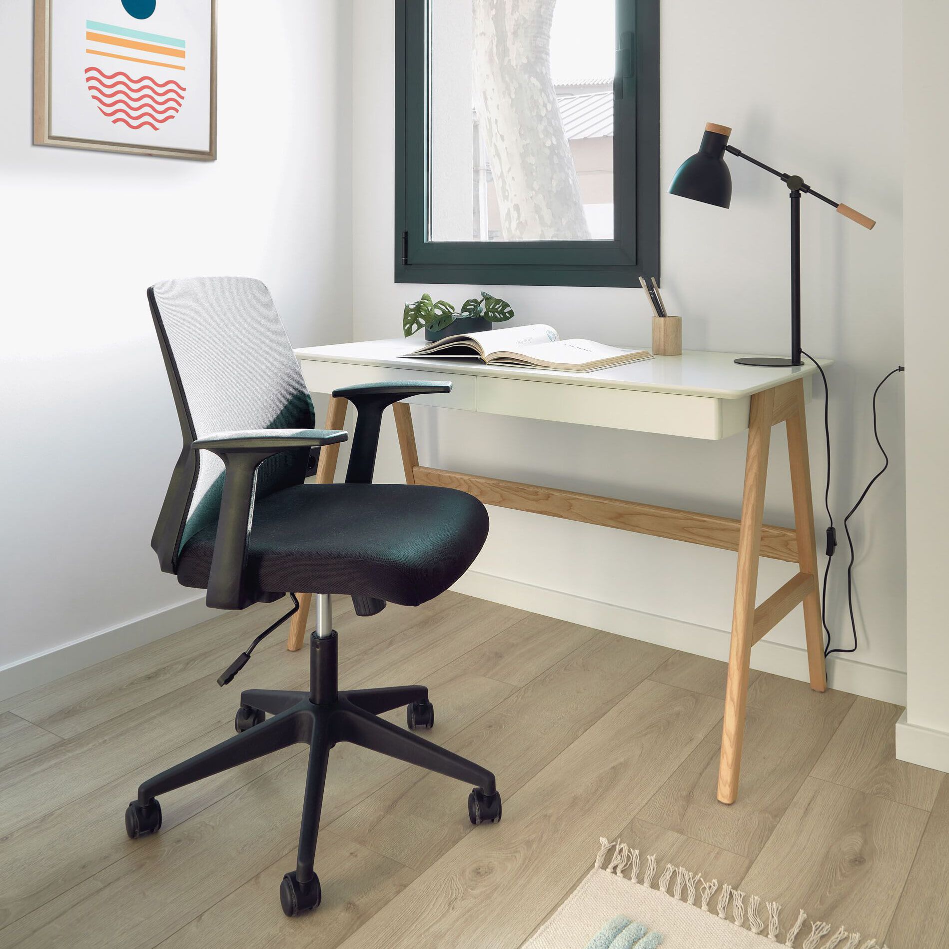 Dyana Bureau van Kave Home – Licht, Functioneel en Stijlvol voor Kleine Ruimtes