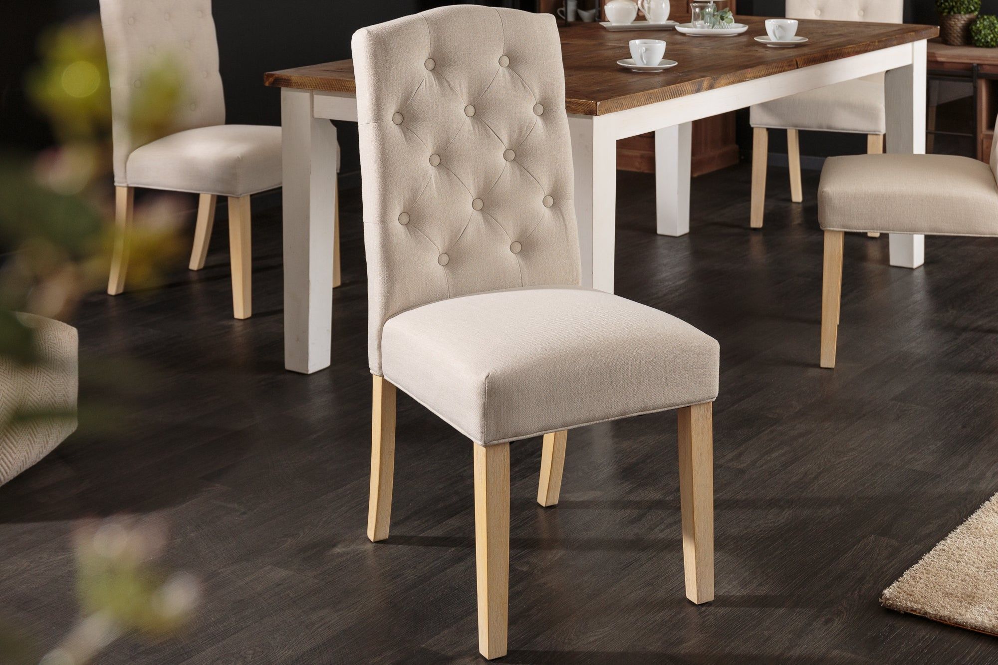 Elegant beige CASTLE stoel met Chesterfield stiksels – landelijke stijl