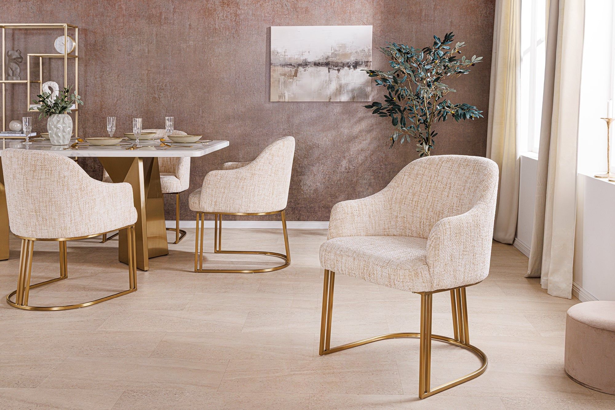 Elegant Comfort: de Armleuningen Stoel EXTRAVAGANCIA van Invicta Interior