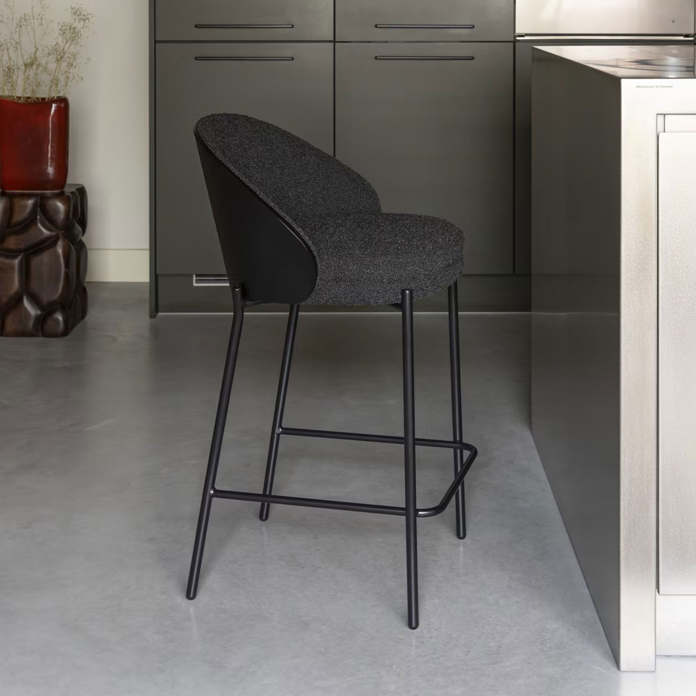 Elegant Dutchbone Rodin Barkruk – Zwart, Essenhout & Bouclé (65 cm zithoogte)