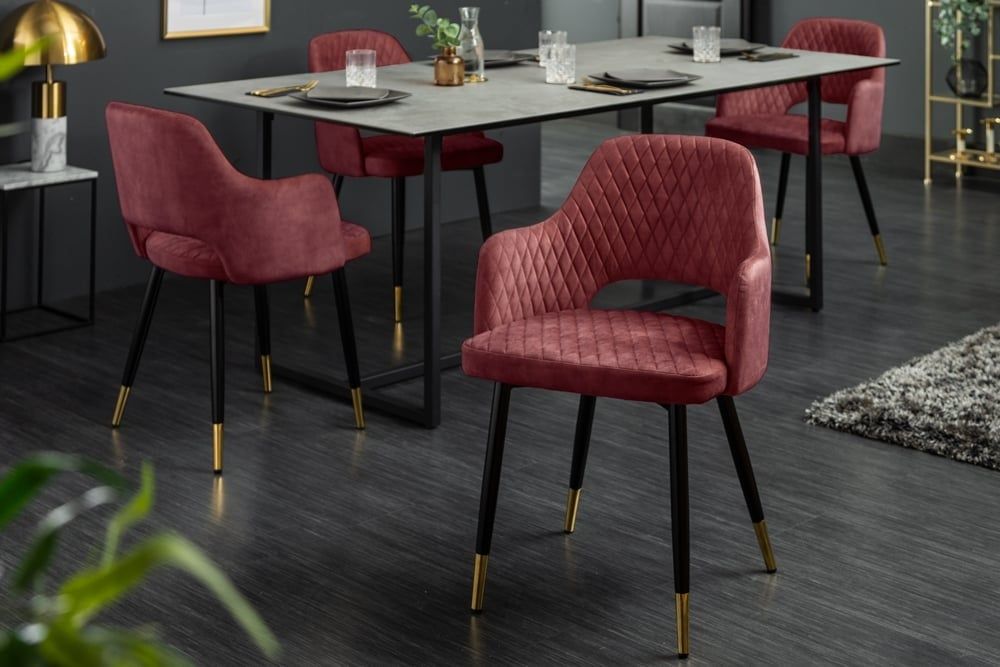 Elegant rode fluwelen eetkamerstoel PARIS – luxe met gouden voetdoppen