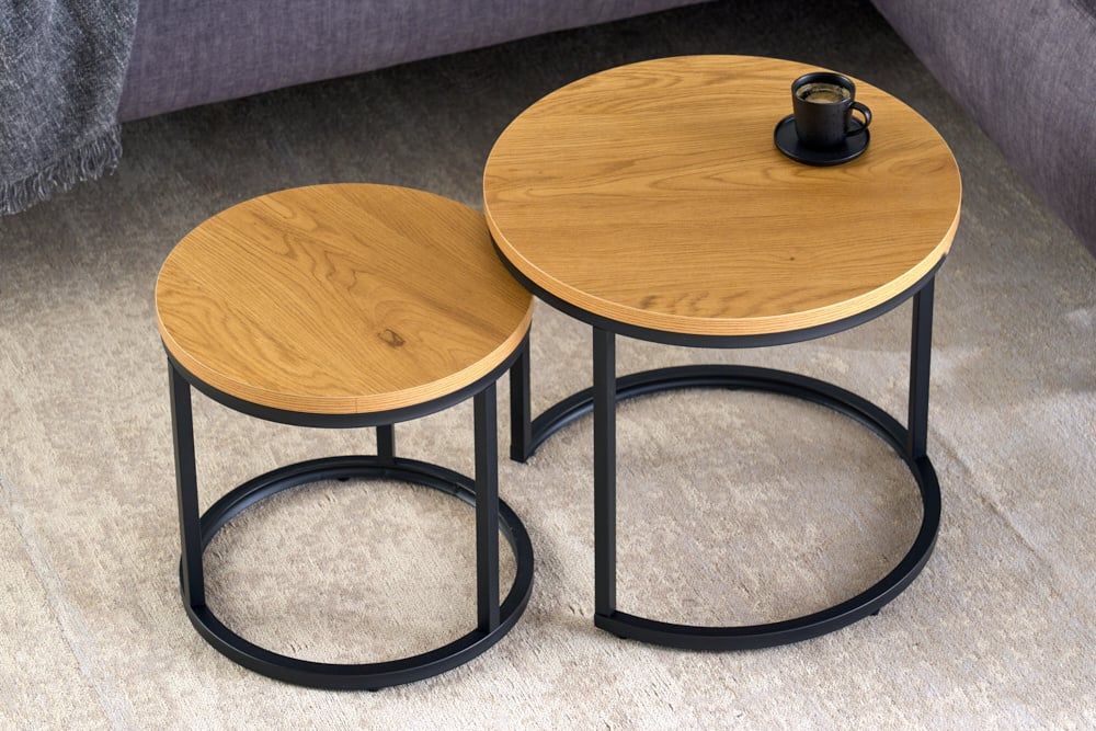 Elegant set van 2 ronde bijzettafels – natuurlijk wild eiken & zwart metalen frame