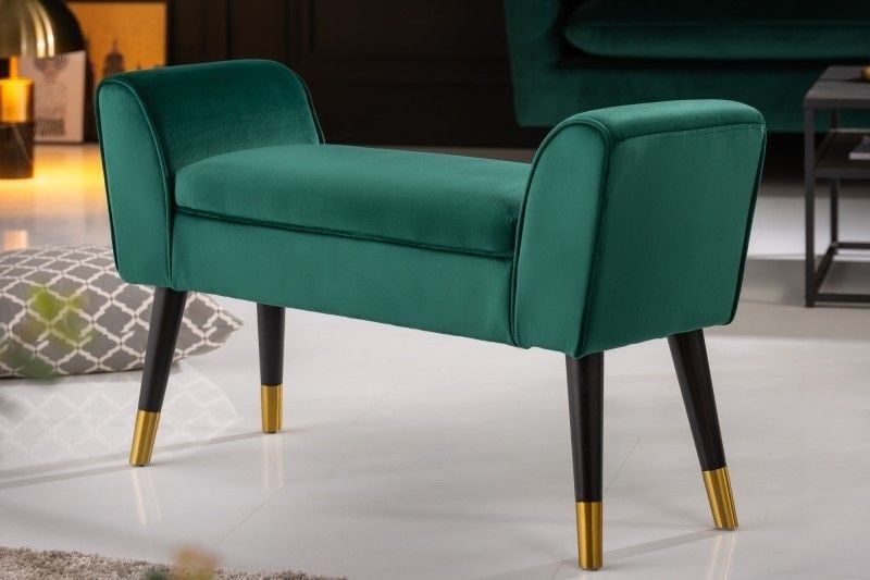 Elegant smeedijzer: de SCARLETT smaragdgroene fluwelen bank van Invicta Interior