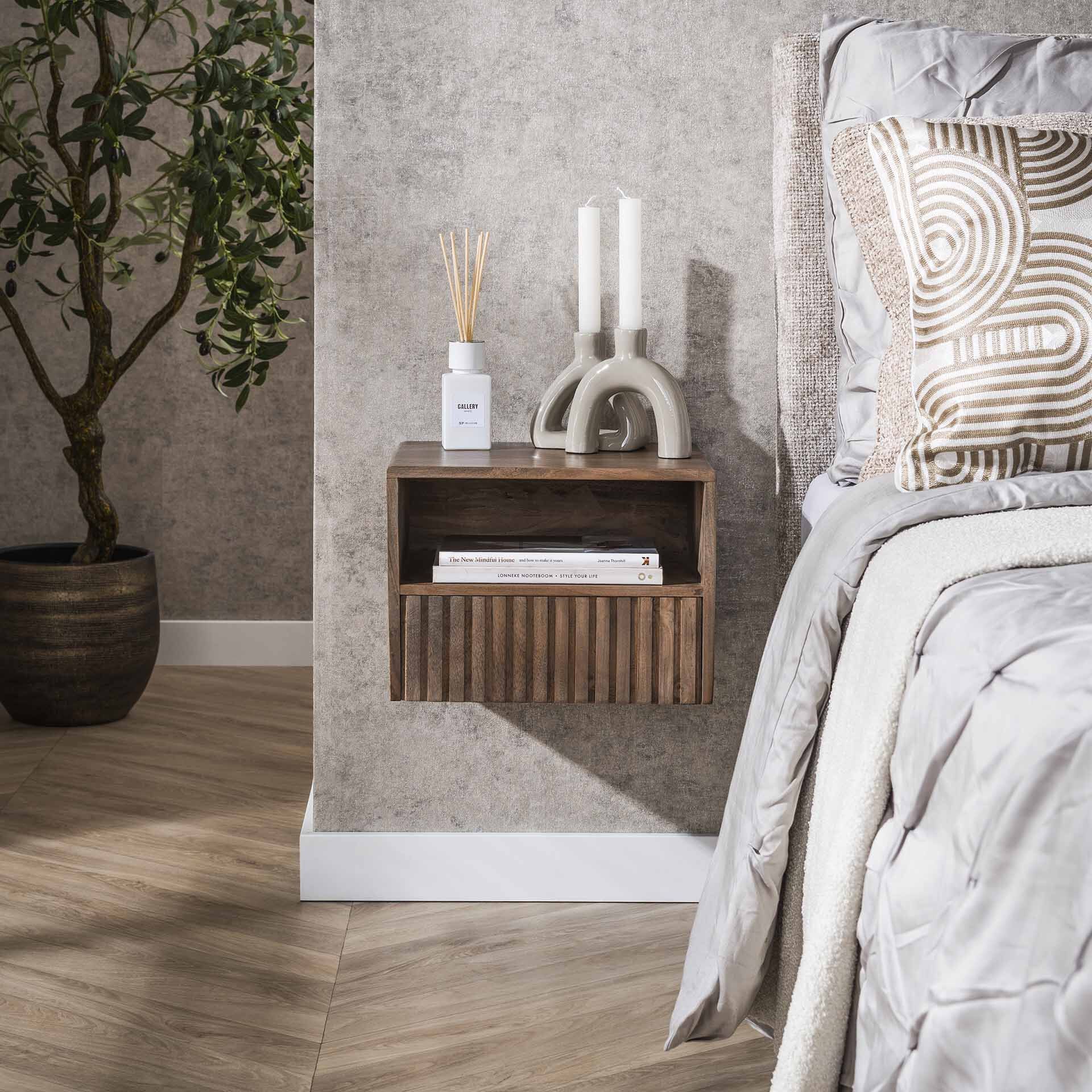 Elegant zwevend nachtkastje Alania van LifestyleFurn – massief acaciahout, 1 lade & open vak