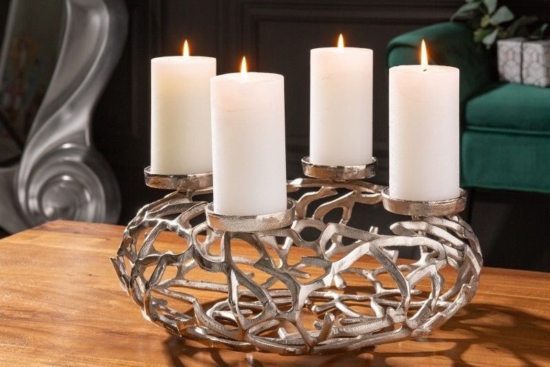 Elegante abstracte kandelaar 38 cm – Zilveren takkenkrans voor 4 kaarsen