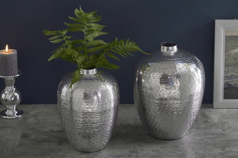 Elegante set van 2 Oriëntale vazen – 32 cm, zilverkleurig en uniek rijsthamerontwerp