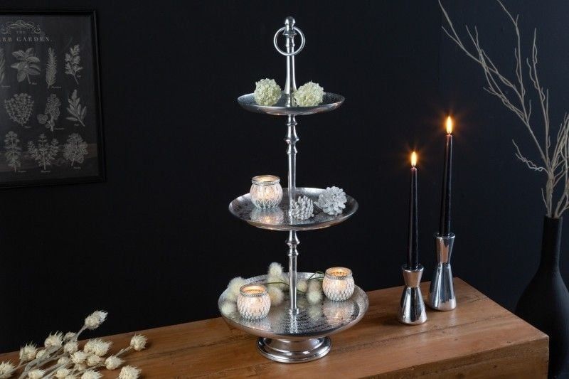 Elegante taartschaal ORIENT 65 cm – wild hamerdesign in zilver met drie niveaus