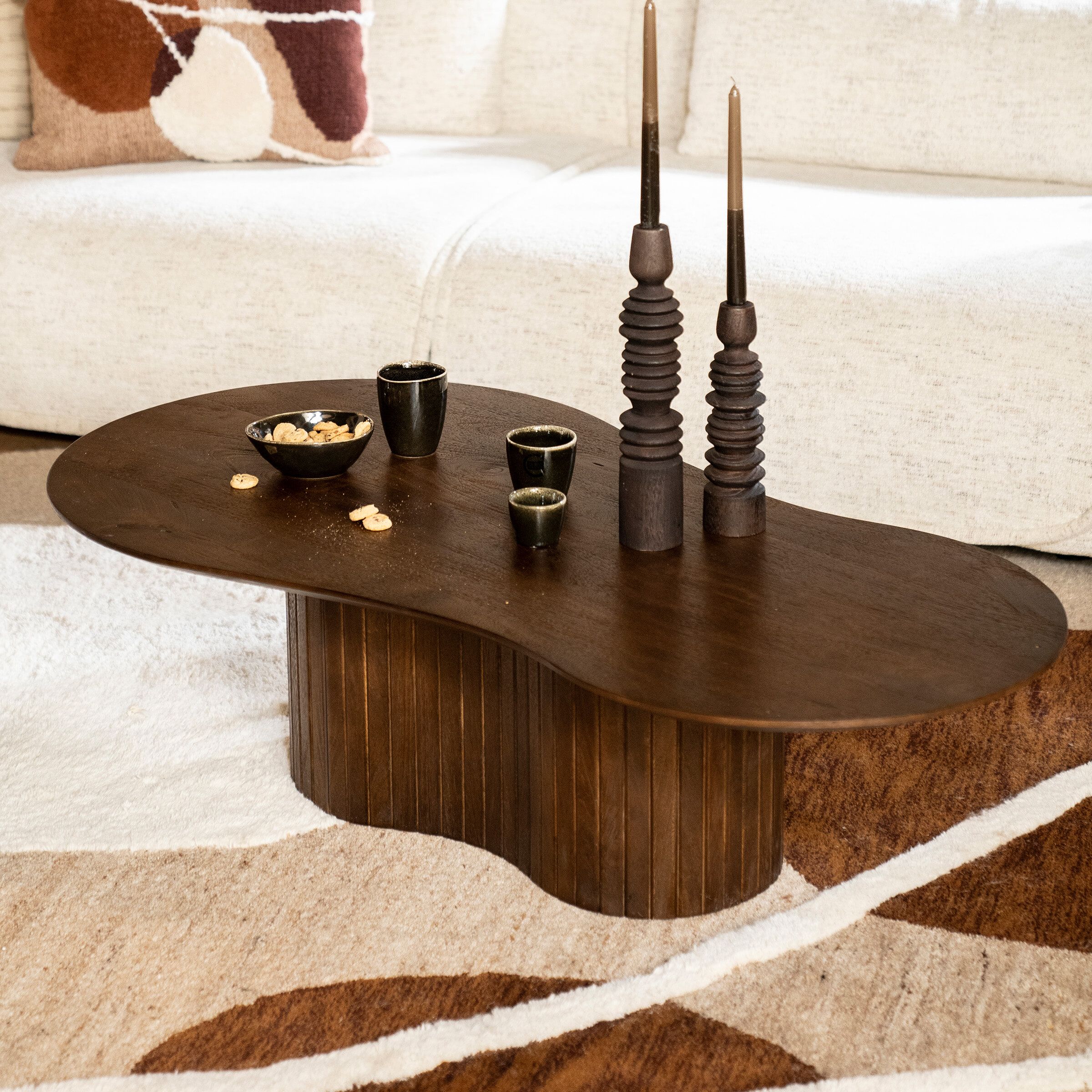 Eleonera Jordy – Organische Salontafel van Mangohout (130 × 70 cm, Bruin)