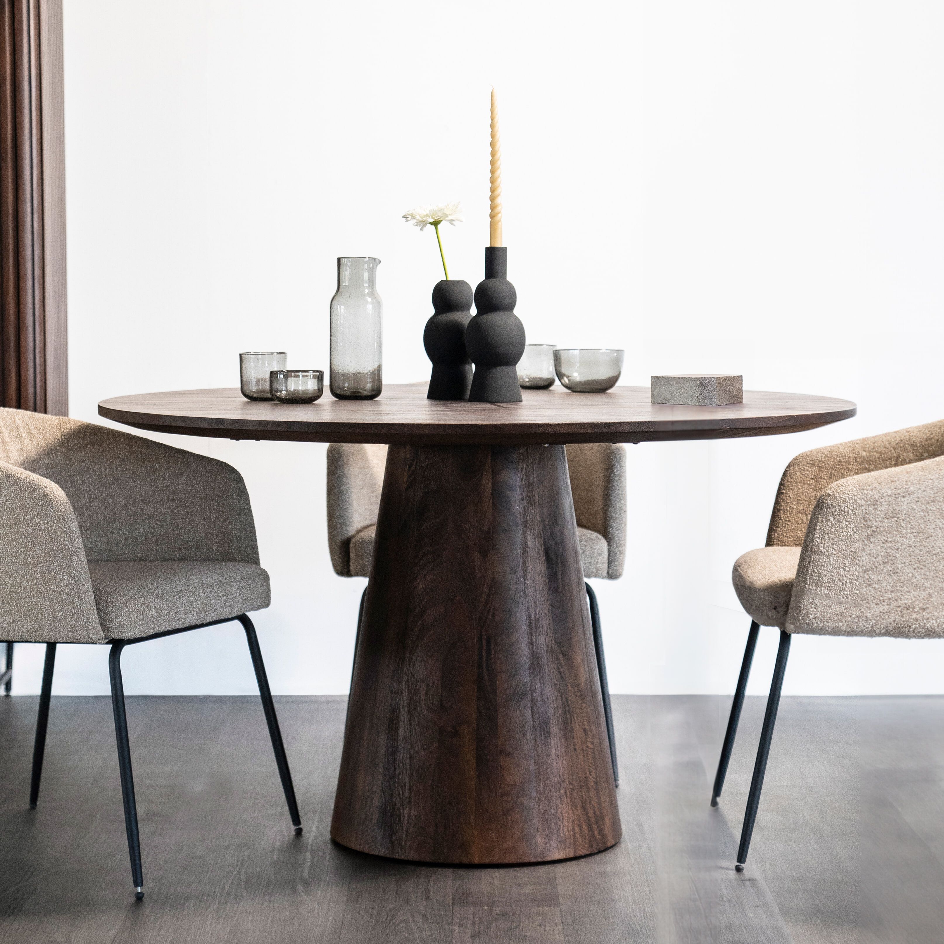 Eleonora Aron Ronde Eettafel – warm mangohout, 130 cm diameter