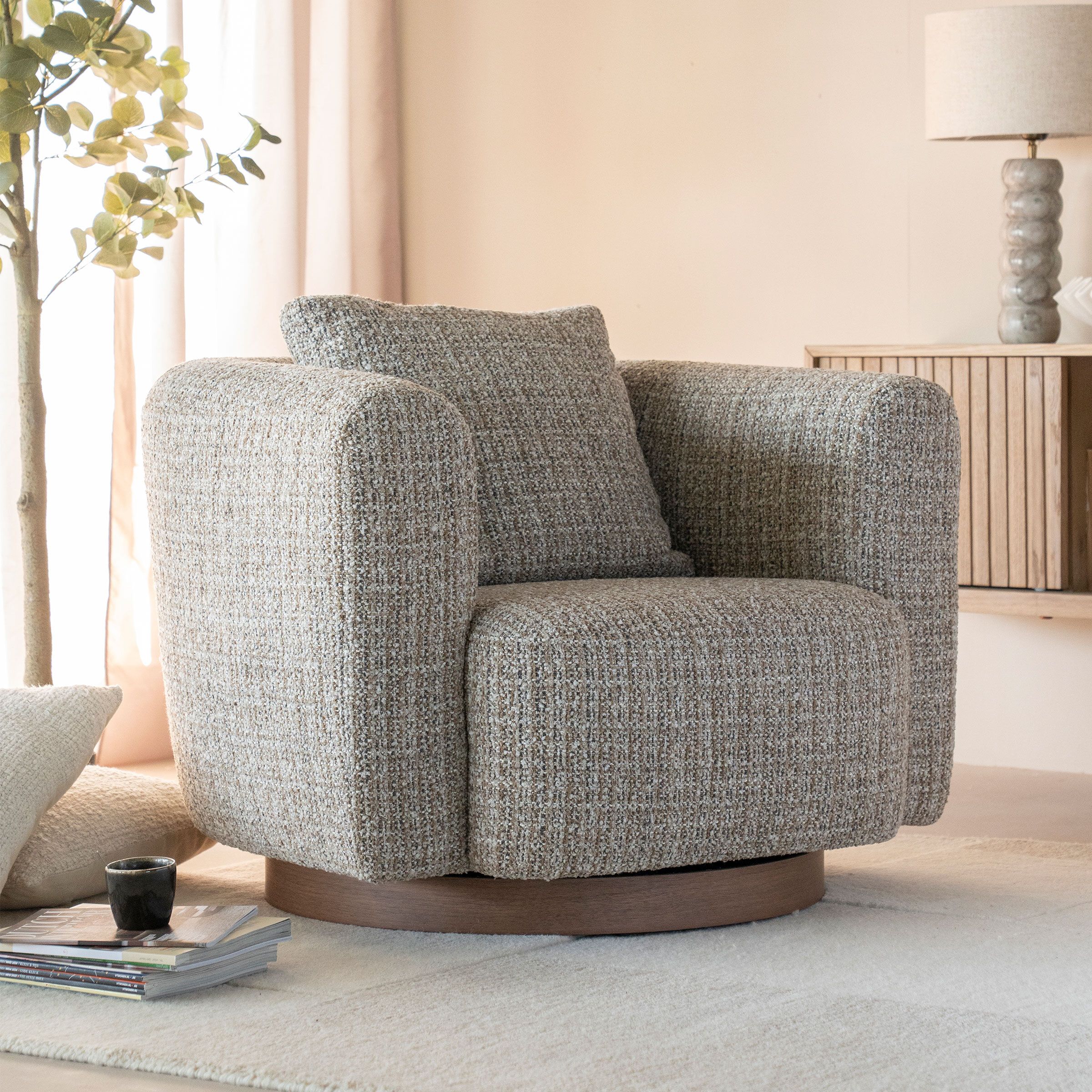 Eleonora Jordan Grove Draaifauteuil – Luxe Bouclé in Taupe