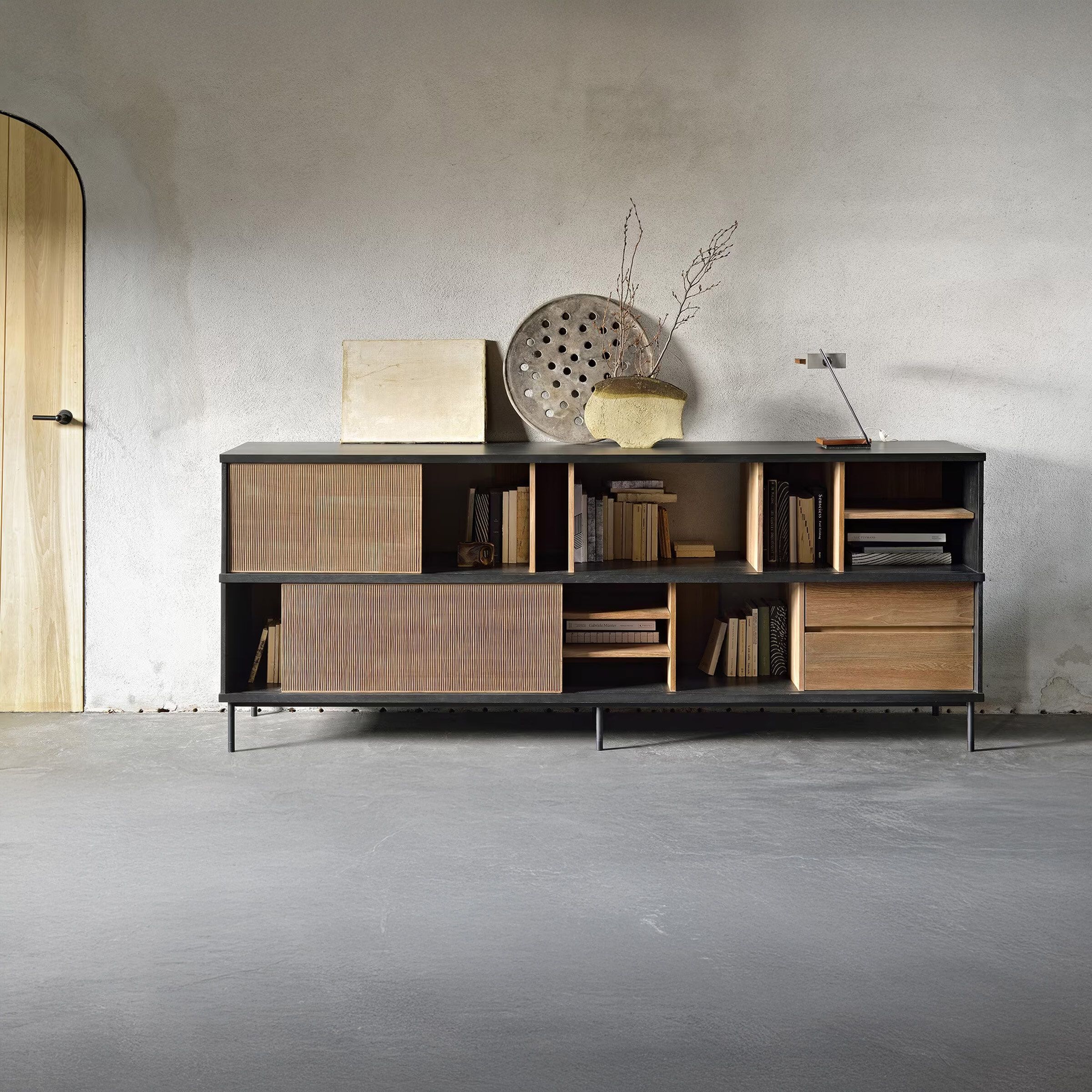 Ethnicraft Dressoir Oscar – Tijdloze teakhouten elegantie voor je woonkamer