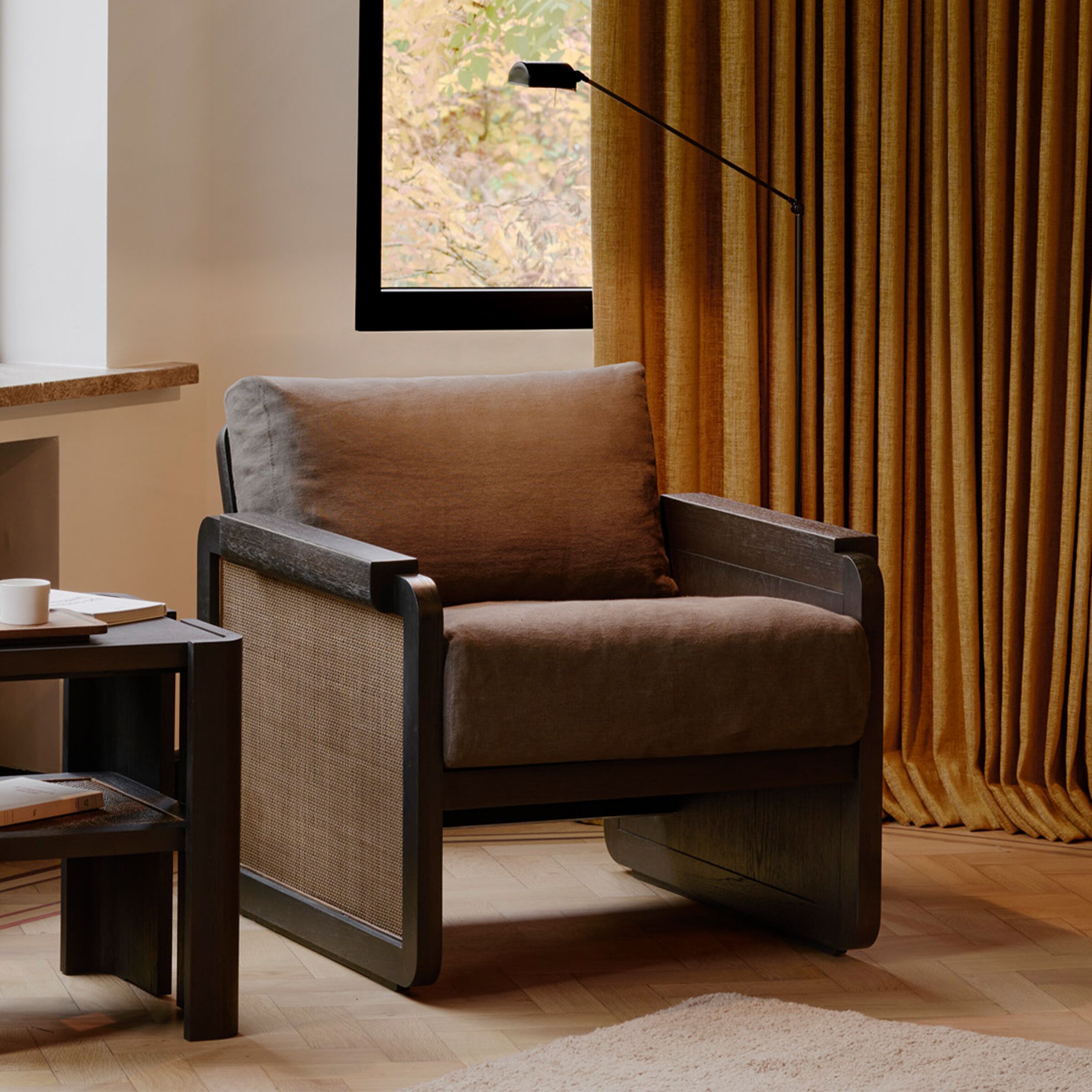 Ethnicraft Panel Fauteuil – Teakhouten comfort in Grey Linen