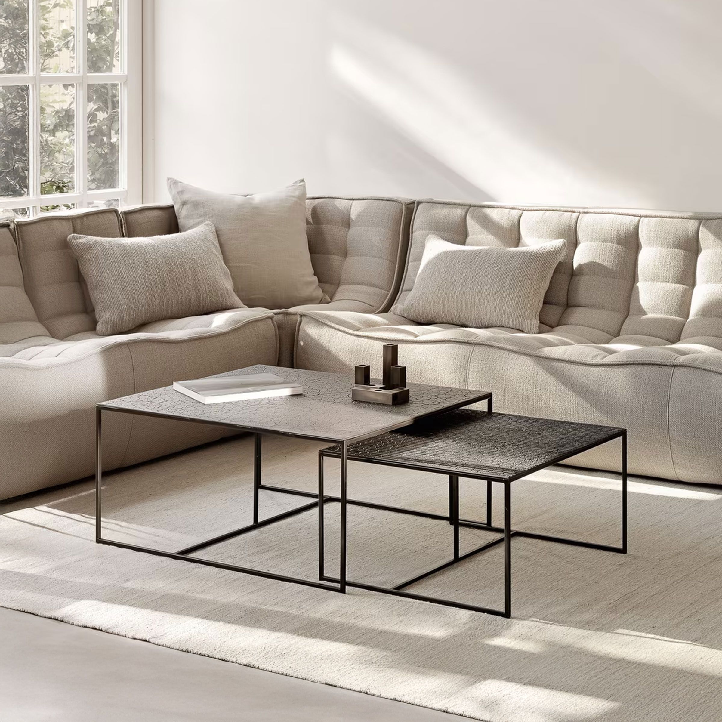 Ethnicraft Pentagon Salontafel Set – Handgemaakte Whisky‑kleurige Mineralen Tafel