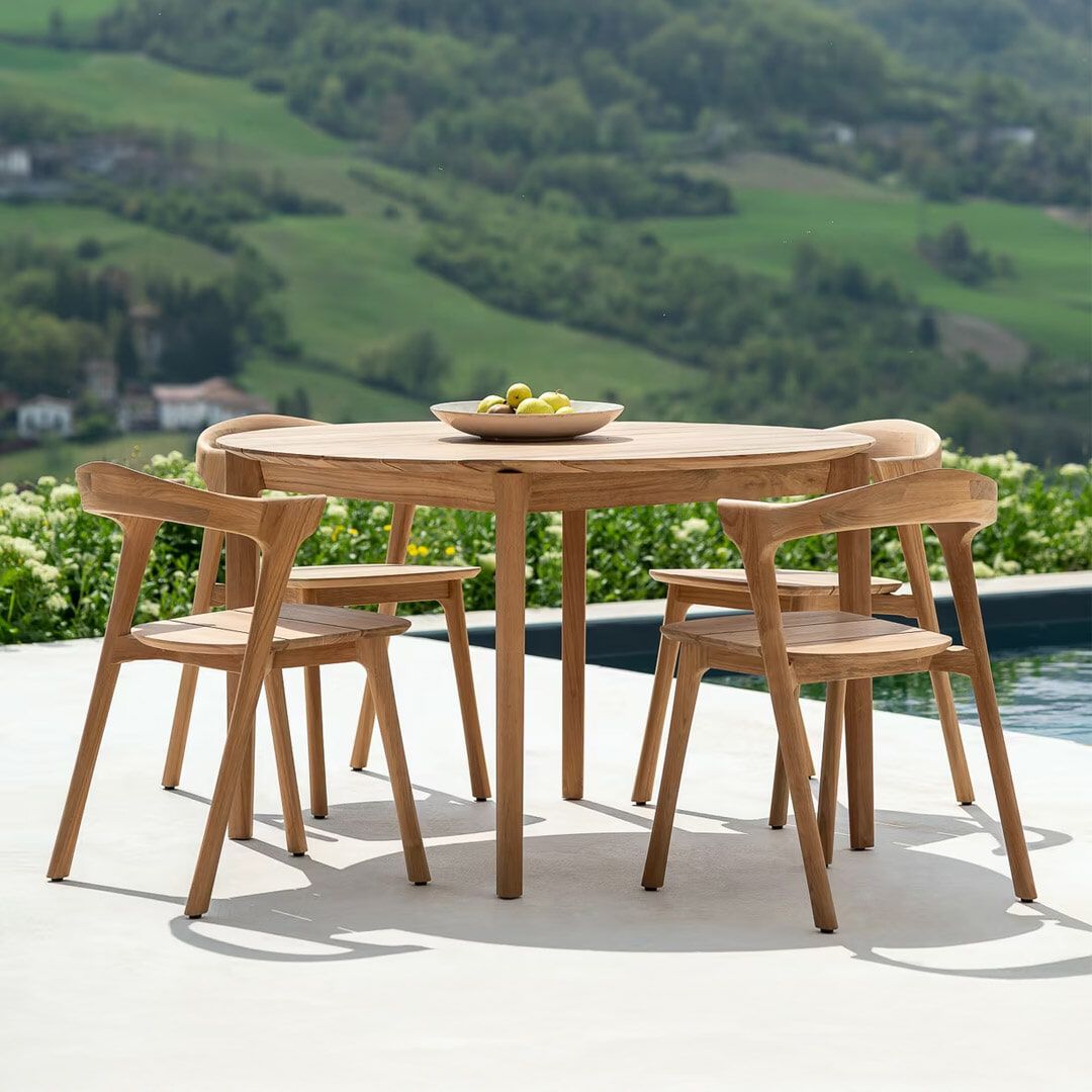 Ethnicraft Ronde Tuintafel Bok – Natuurteakhout, 125 cm – Tijdloze Elegantie voor Buiten