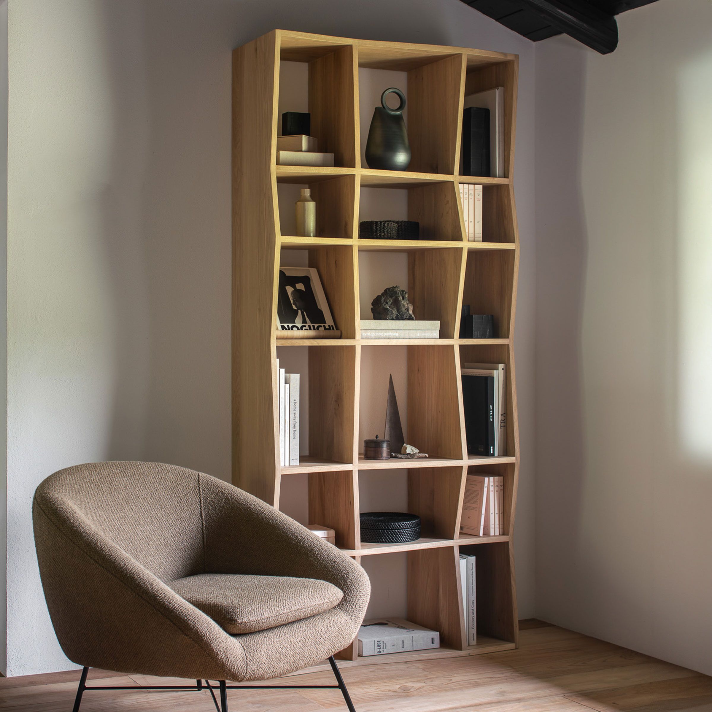 Ethnicraft Wandrek M in Geolied Eiken – Elegant En Functioneel
