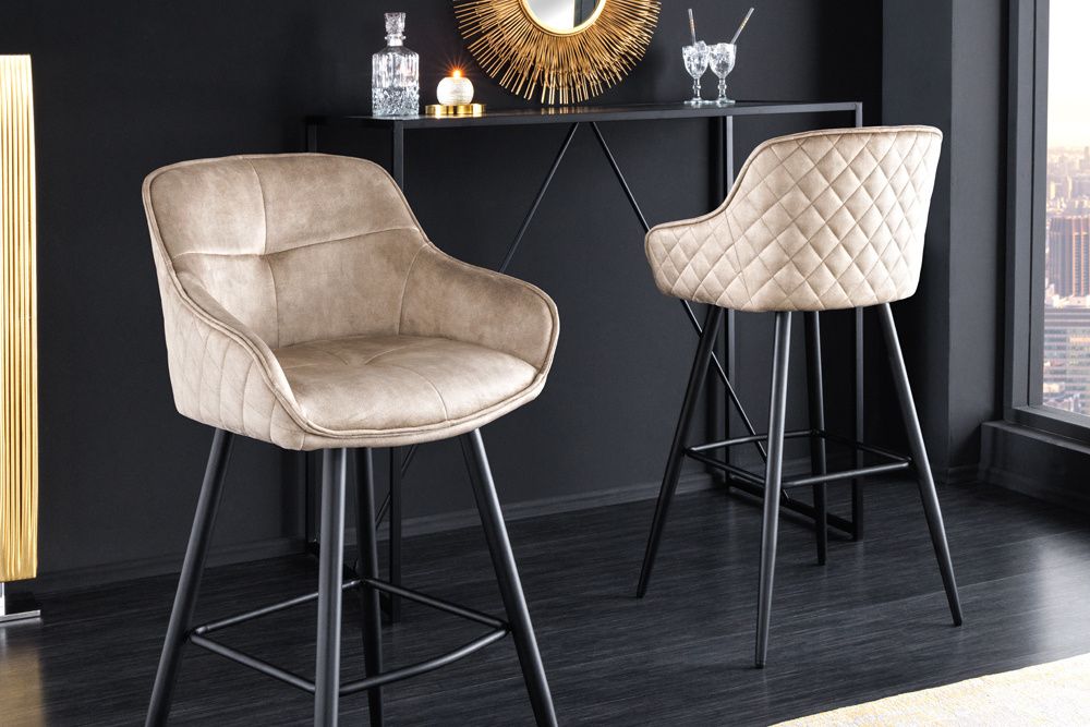 EUPHORIA barkruk – champagne grijs fluweel met zwarte metalen poten