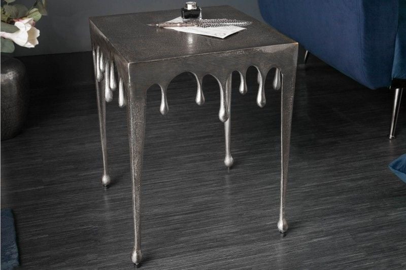 Extravagante bijzettafel LIQUID LINE S – Strakke zilveren designlook van Invicta Interior