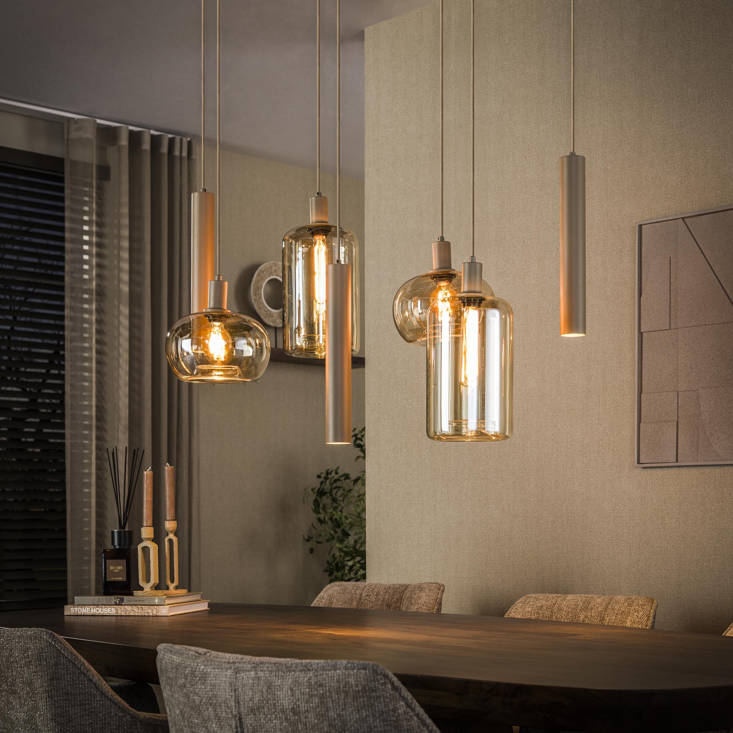 Faiga Hanglamp – Amberglazen Kappen & Beige Metalen Pendels – 4+3 Lichtpunten