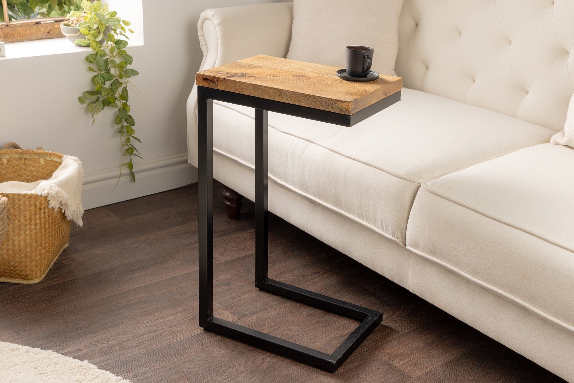 Gastón Bijzettafel 65 cm – Massief Mangohout & Zwart Metaal | Invictia Interior