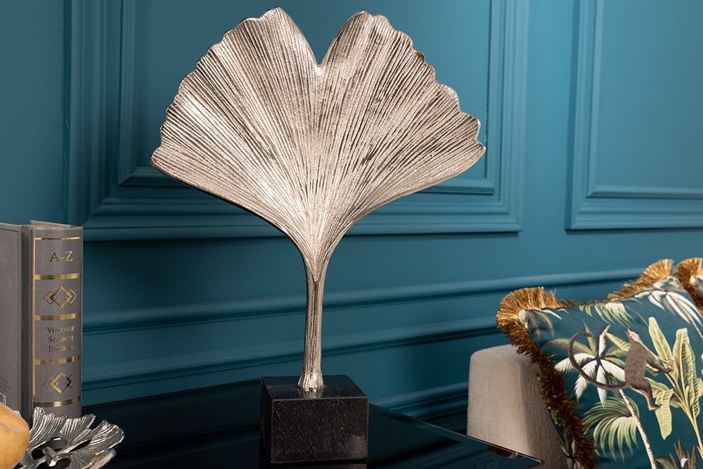 Ginkgo Leaf Decoratief Beeld – Handgemaakt Zilver Metaal met Marmeren Voet (44 cm)