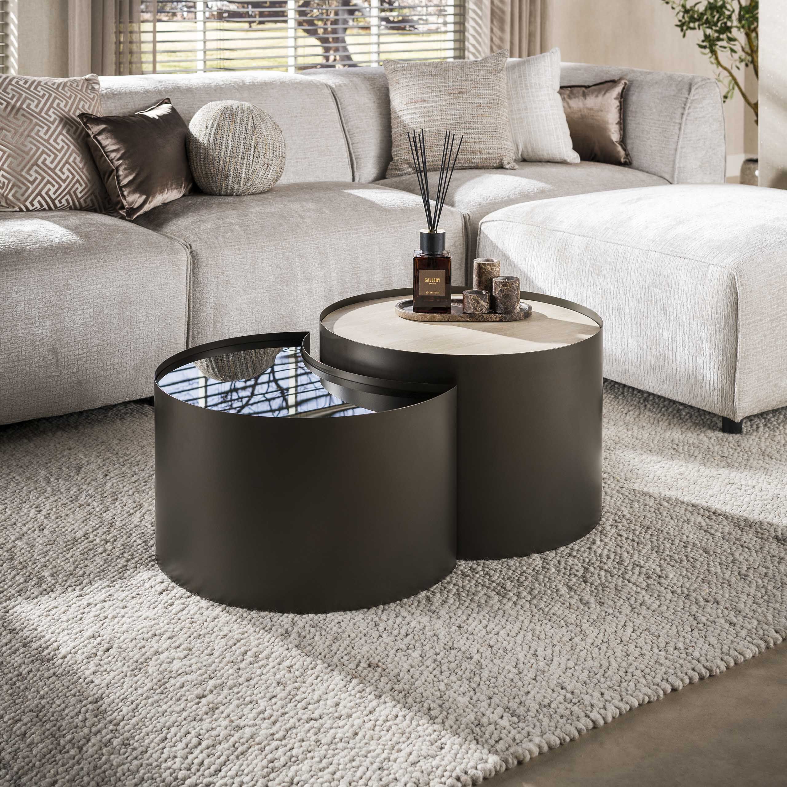 Halfronde salontafel Kaity – set van 2 in travertin‑look en bruin glas