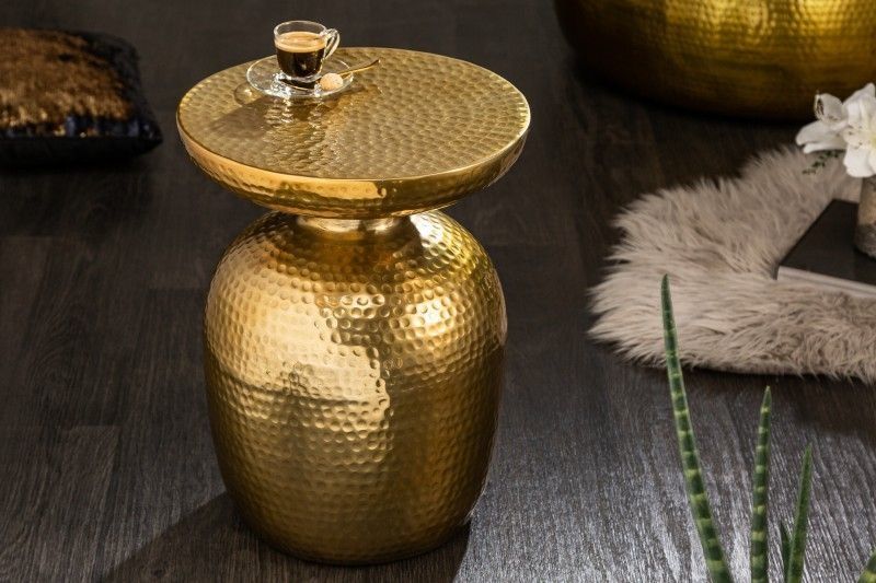 Handgemaakte bijzettafel ORIENT – 36 cm goudgehamerde eyecatcher