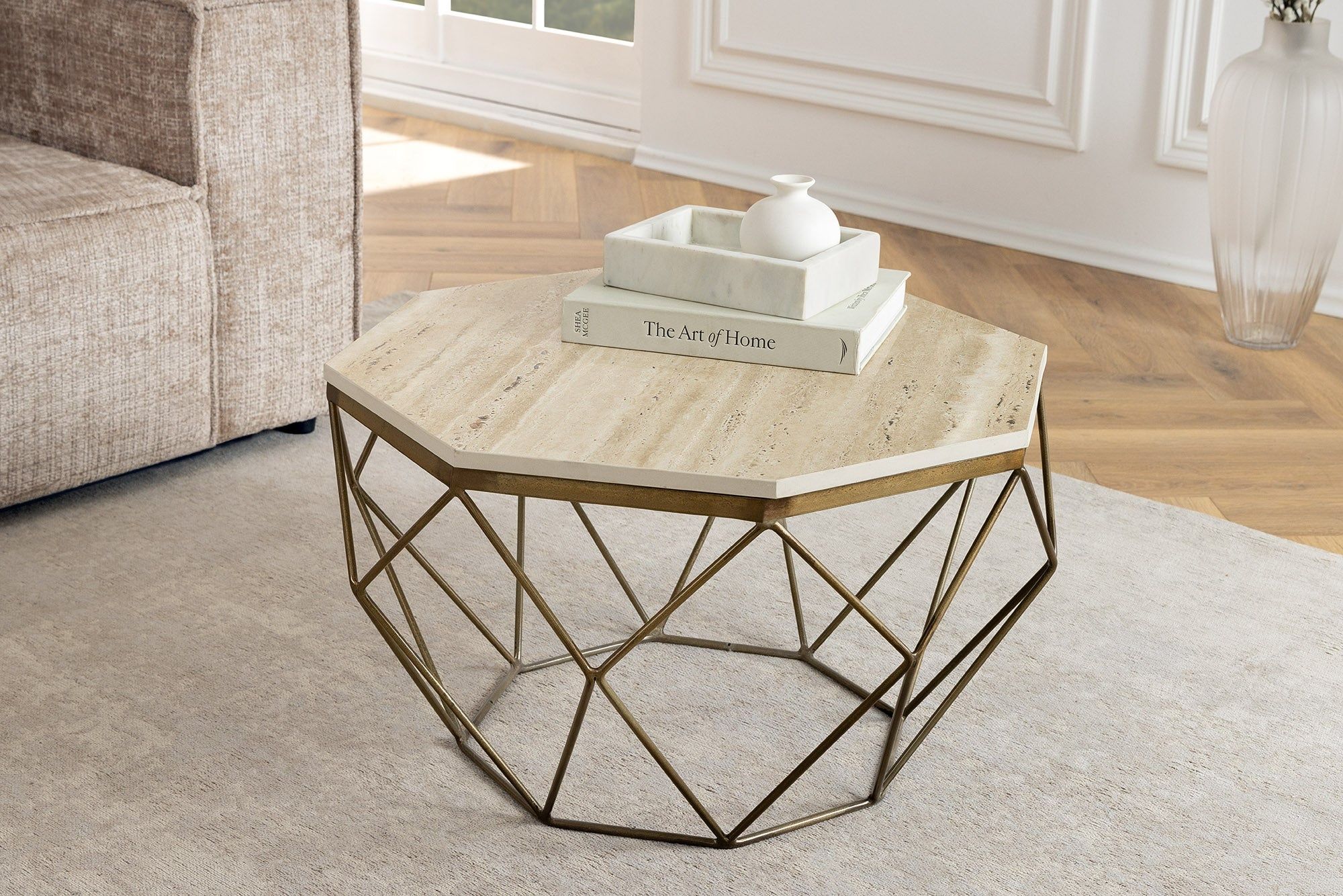 Handgemaakte Diamond Salontafel 70 cm – Beige Travertijn met Messing & Ijzer