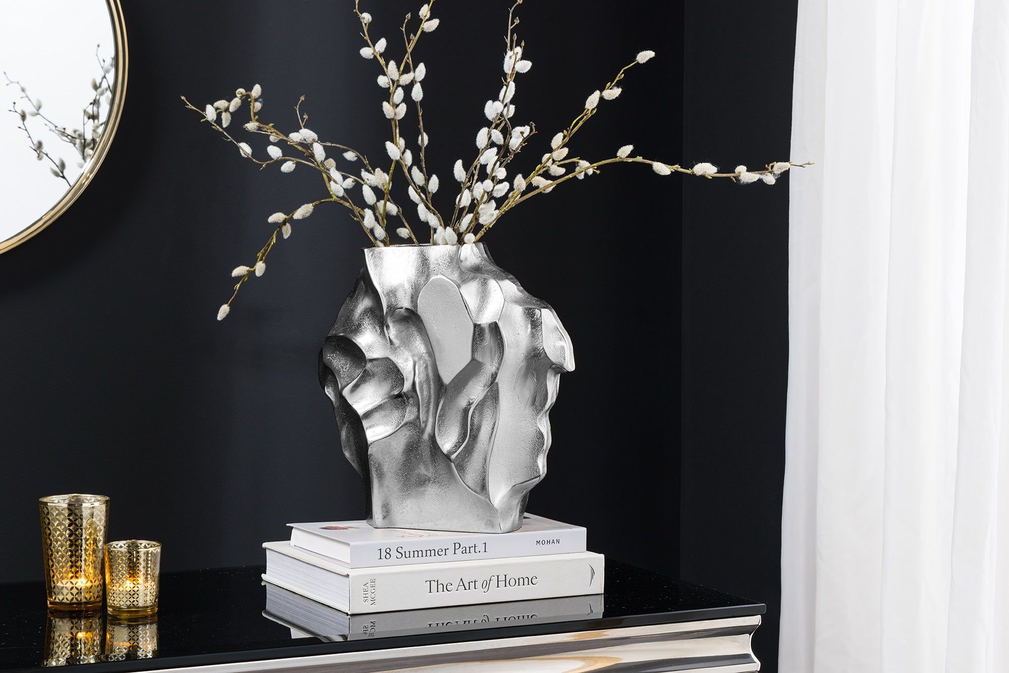 Handgemaakte LIQUID Vaasje – Zilveren, Gehamerd Design (25 cm)