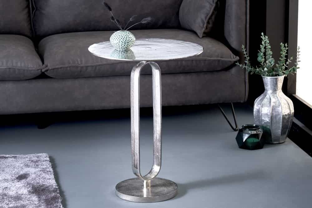 Handgemaakte ronde bijzettafel Elegance – 60 cm, zilver aluminium