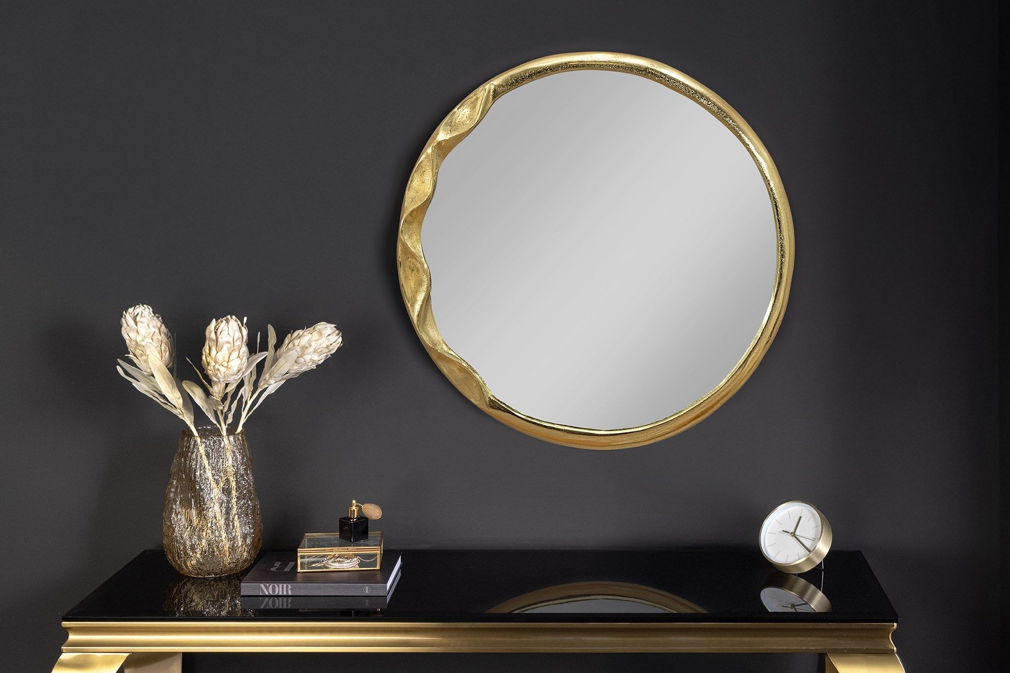 Handgemaakte ronde wandspiegel van goudkleurig metaal – Abstract 55 cm | Invicta Interior