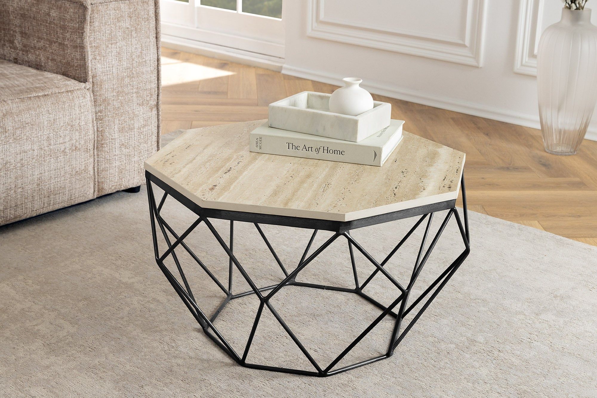 Handgemaakte Salontafel Diamond – 70 cm Beige Travertijn & Zwart IJzer van Invicta Interior