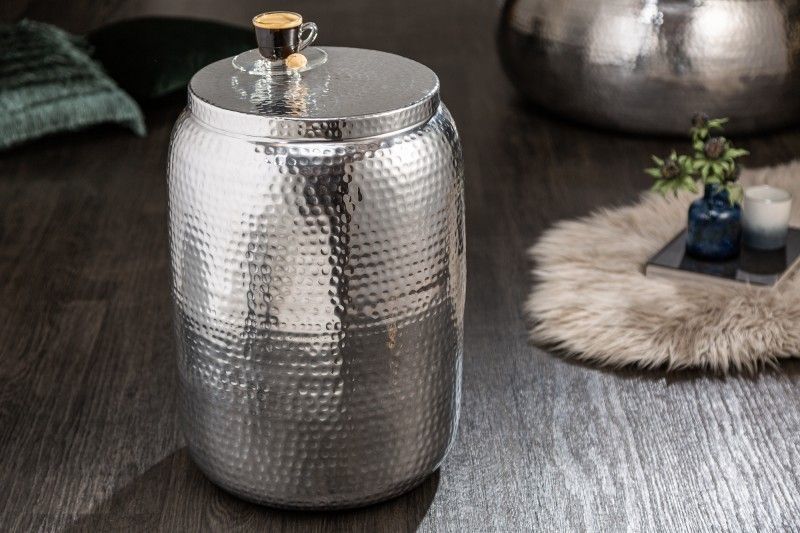 Handgemaakte zilveren bijzettafel ORIENT STORAGE – 50 cm met ronde opbergruimte