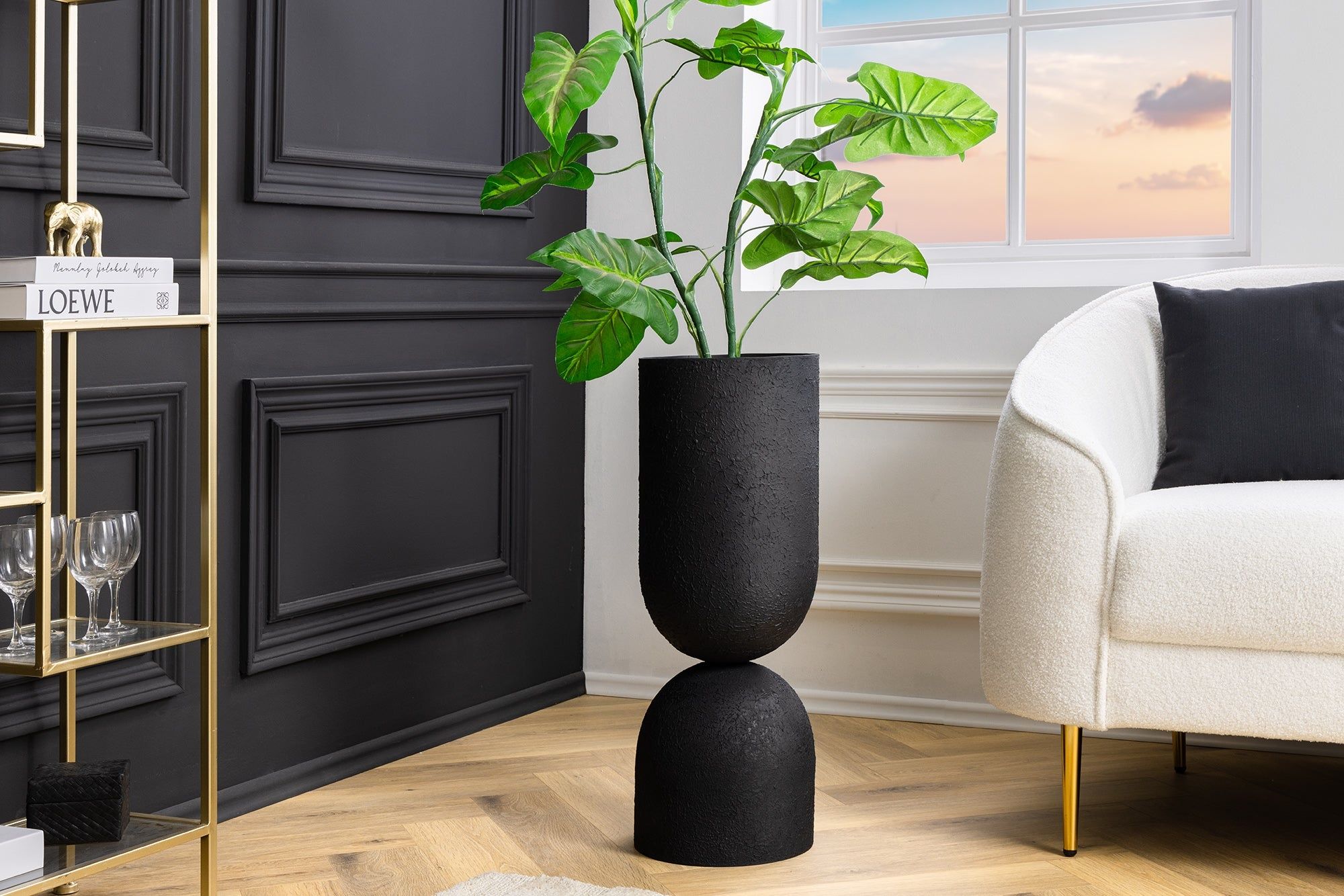 Handgemaakte zwarte SANDGLASS vaas 55 cm – tijdloos design van Invicta Interior