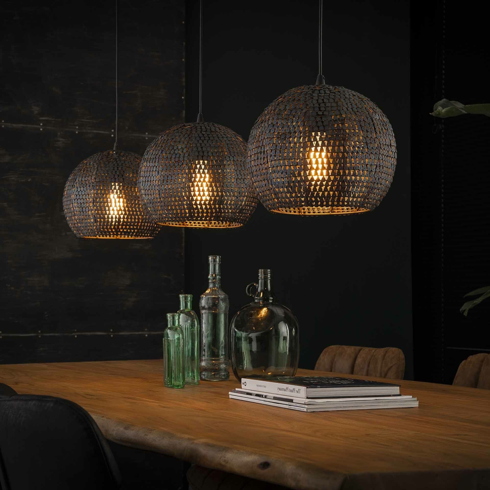 Hanglamp Goran 3‑lamps – Zwart‑bruine burned finish voor een warme sfeer
