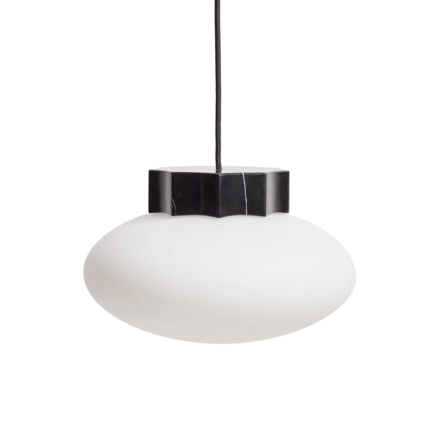 Hanglamp Idela van Kave Home – Rookglas & Zwart Marmer Ø26 cm