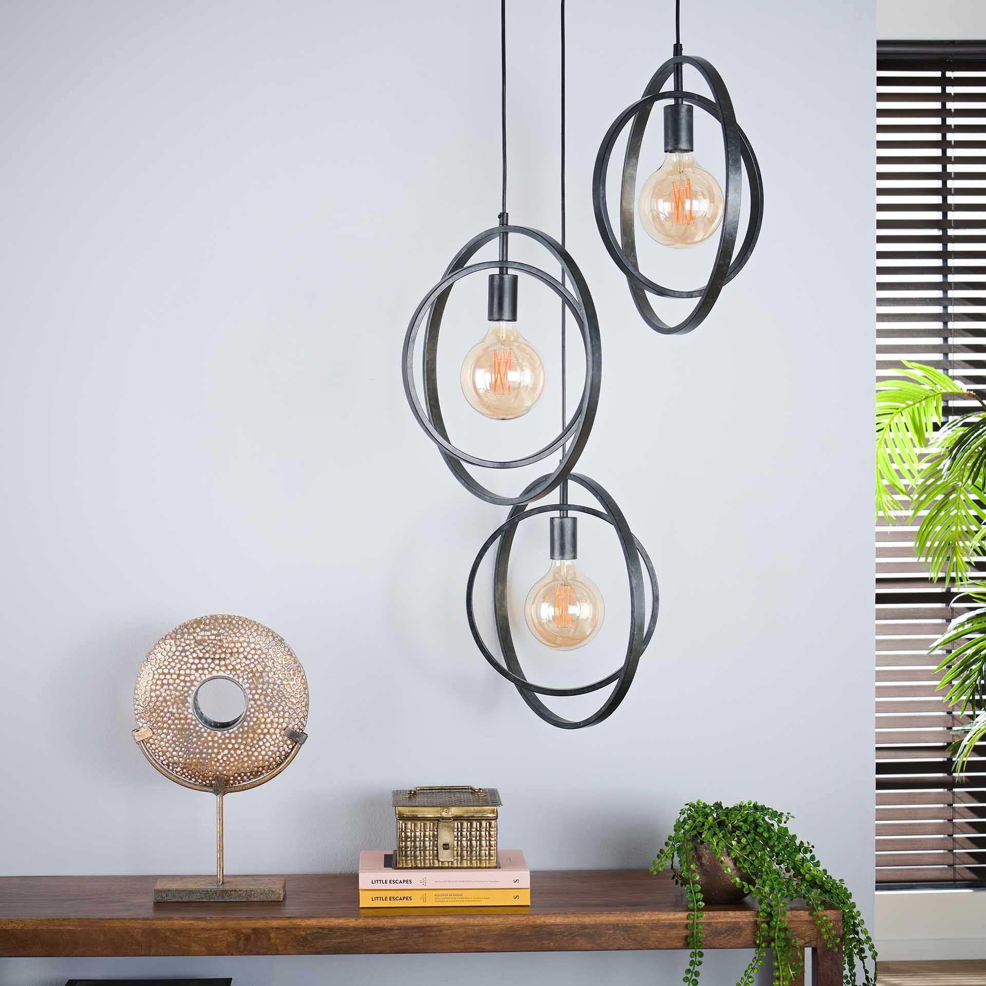 Hanglamp Tricia – 3‑lampen getrapt in Charcoal, stijlvol en verstelbaar