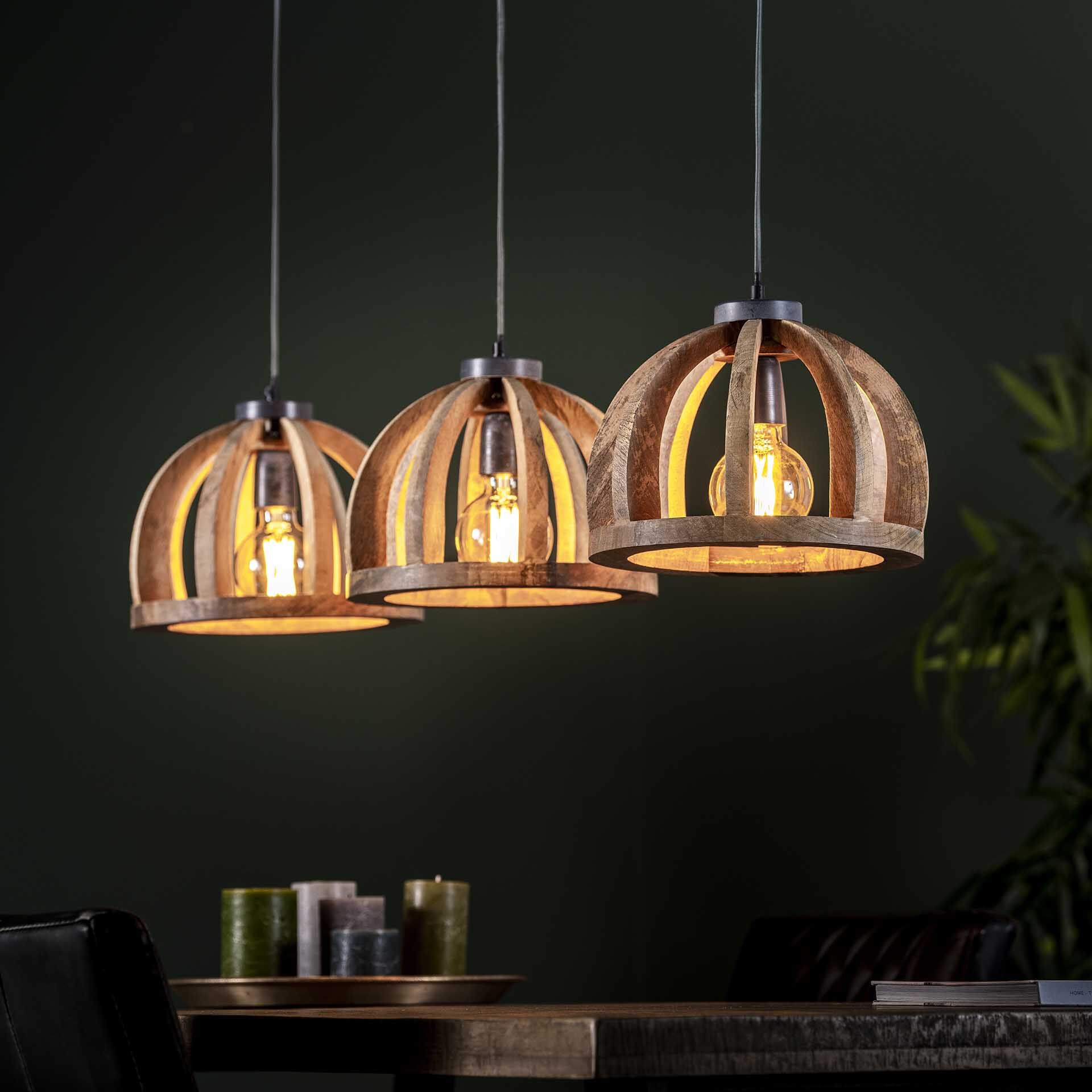 Hanglamp Yuna – 3‑lampen van massief mangohout voor een eigentijdse, robuuste sfeer