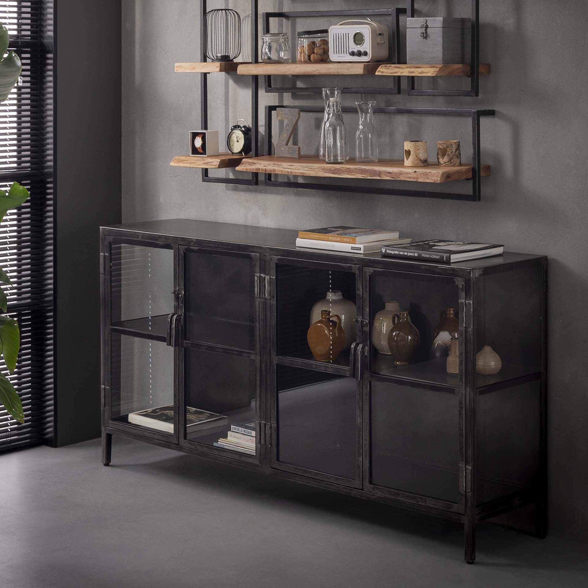 Industrieel dressoir Rift Metal 180 cm – strakke gun‑metal look met glazen deuren
