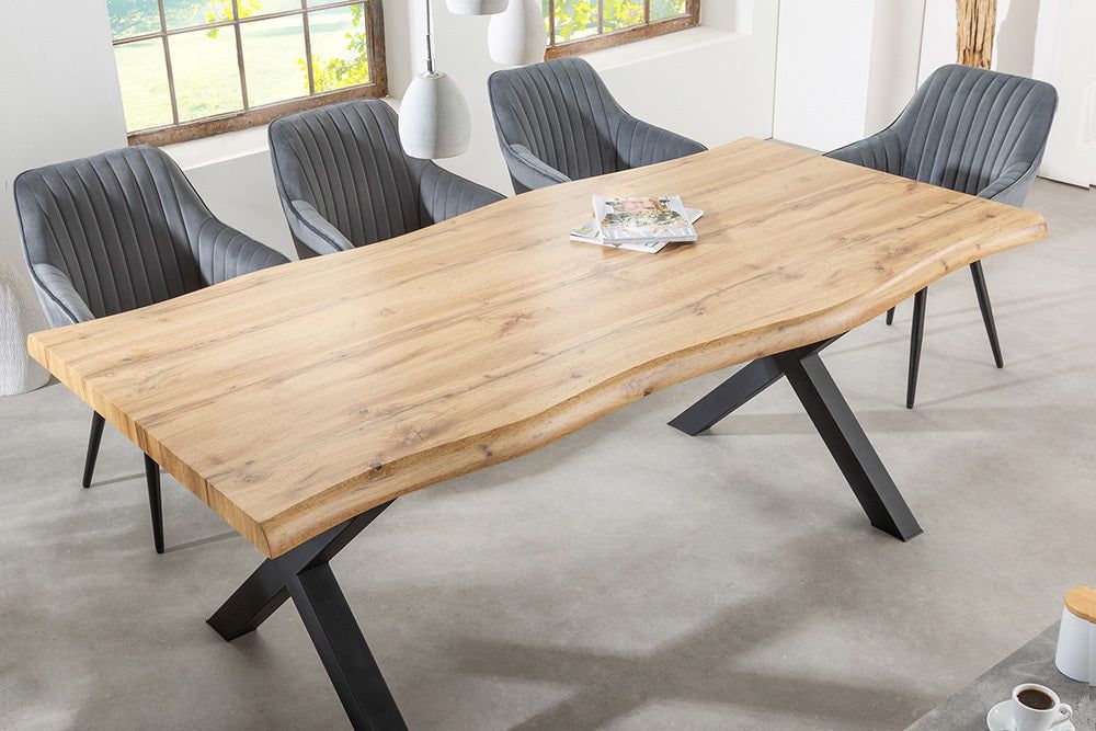 Industriële eettafel WILD 200 cm – robuust design in bruin eiken en zwart