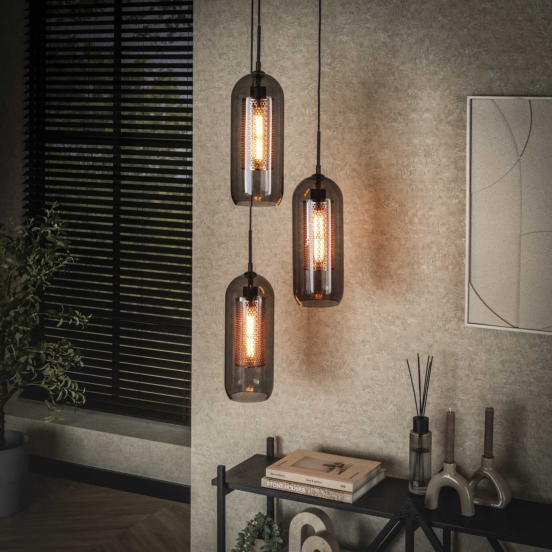 Jaida Hanglamp – Drie stijlvolle smoked‑glas kappen in zwart met verstelbare hoogte