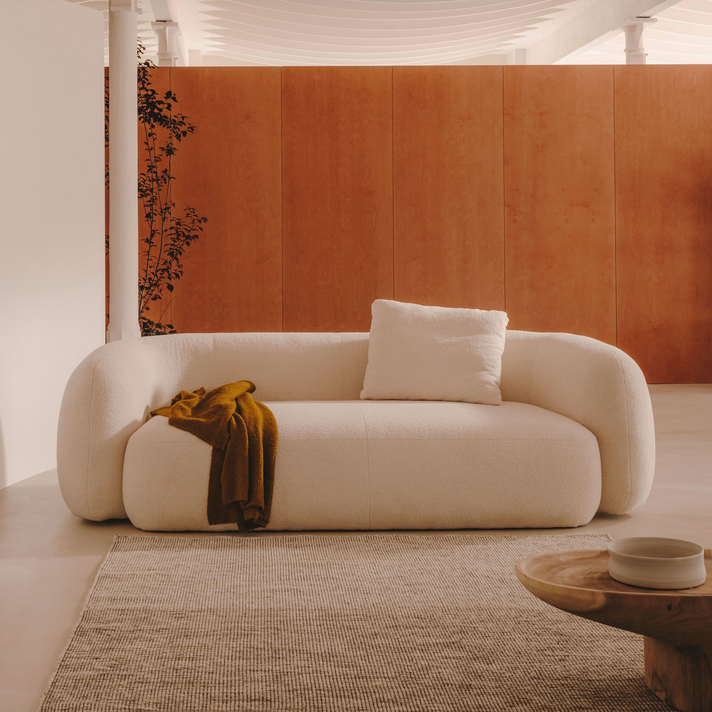 Kave Home 3‑zitsbank Martina – Elegante witte bouclé, duurzaam comfort