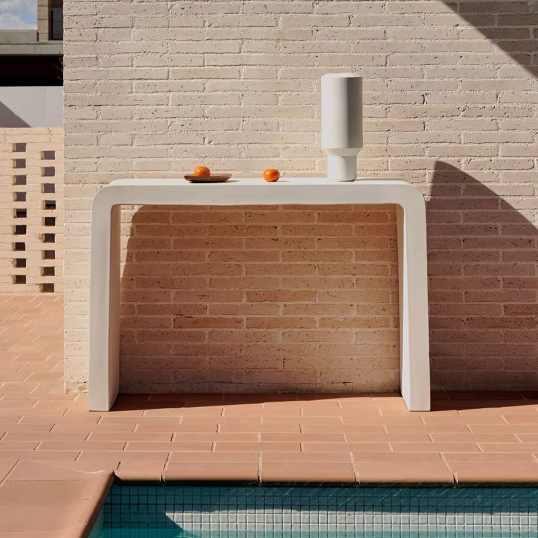 Kave Home Aiguablava Cement Sidetafel 120 cm – Minimalistisch en Duurzaam voor Elke Ruimte