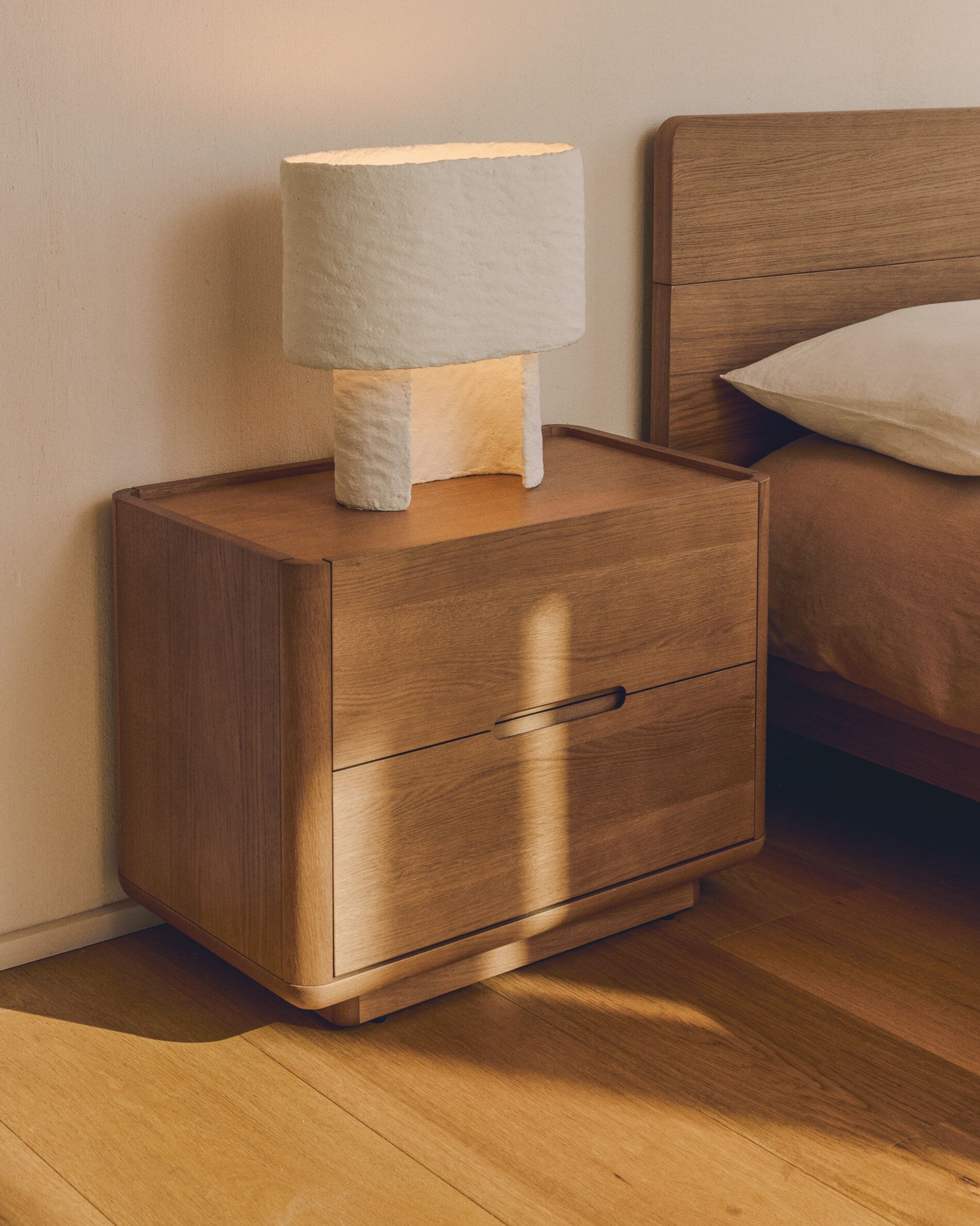 Kave Home Arelida Nachtkastje – Elegante eiken nachtkast met soft‑close