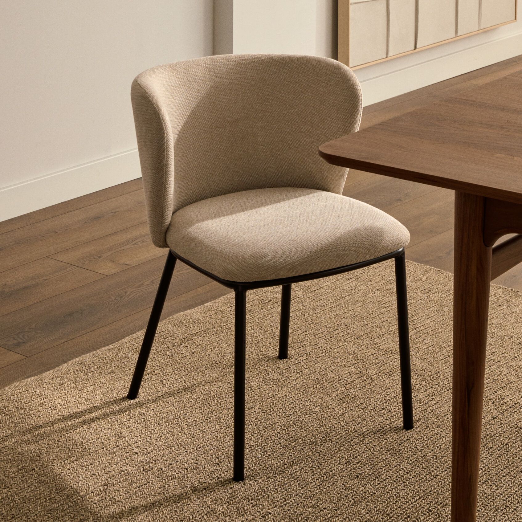 Kave Home Ciselia Eetkamerstoel – Luxe Chenille in Beige