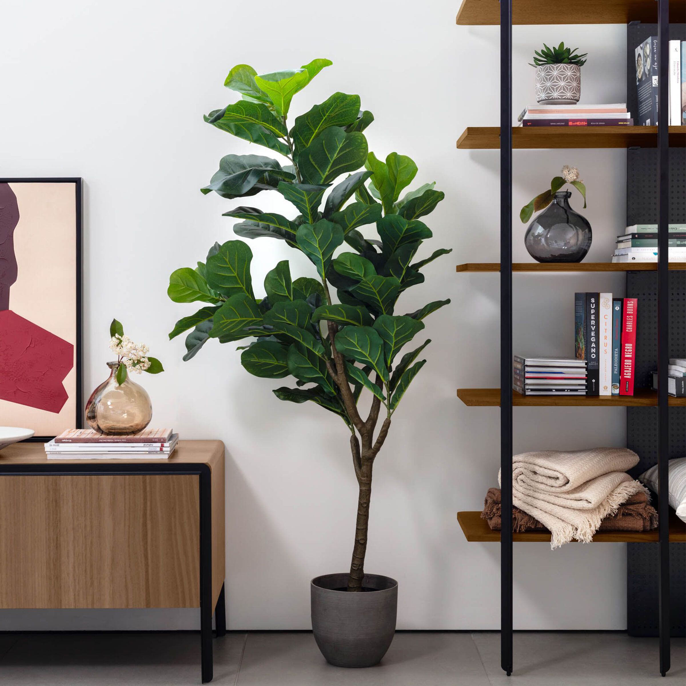 Kave Home Kunstplant Ficus – Groene Elegantie in een Zwarte Bloempot