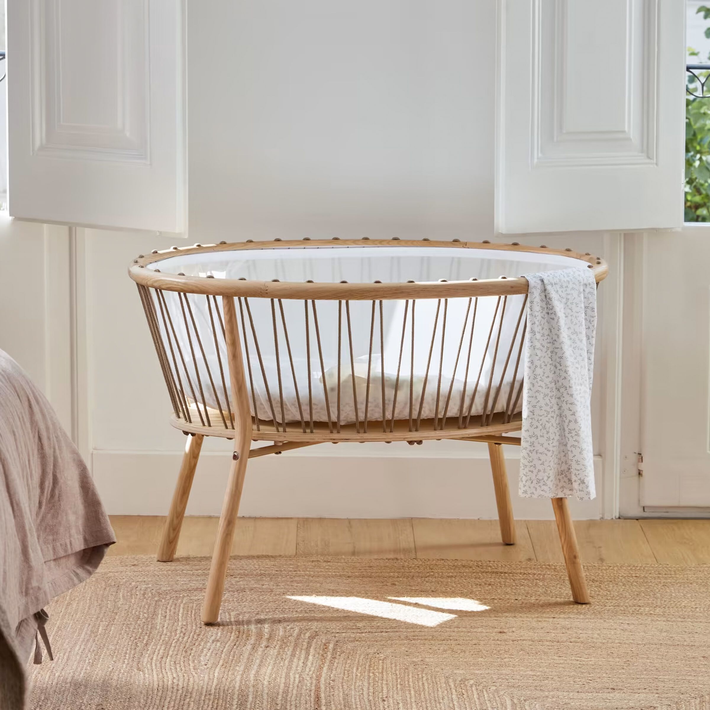 Kave Home Leonela Wieggemak – Natuurlijke Houten Wieg voor Baby’s van 0‑6 Maanden