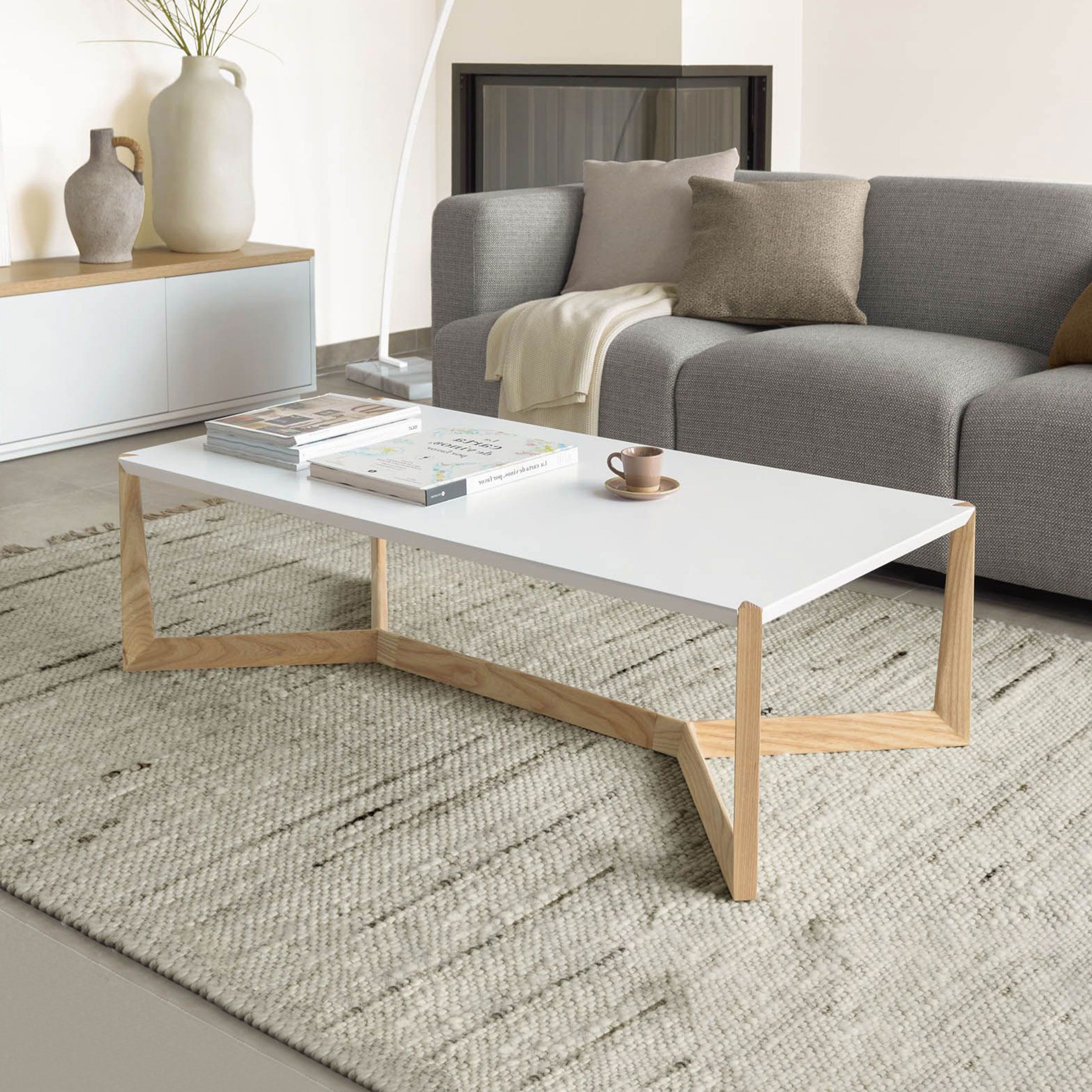 Kave Home Quatro salontafel 120 × 60 cm – strak wit met essenhouten structuur