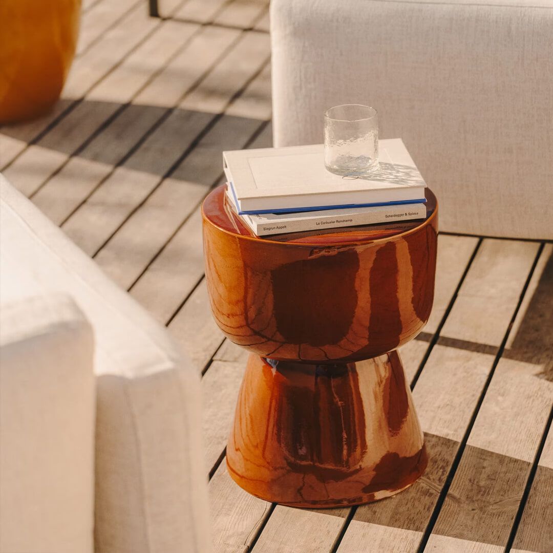Kave Home ronde bijzettafel Mesquida – Terracotta, keramisch & stijlvol