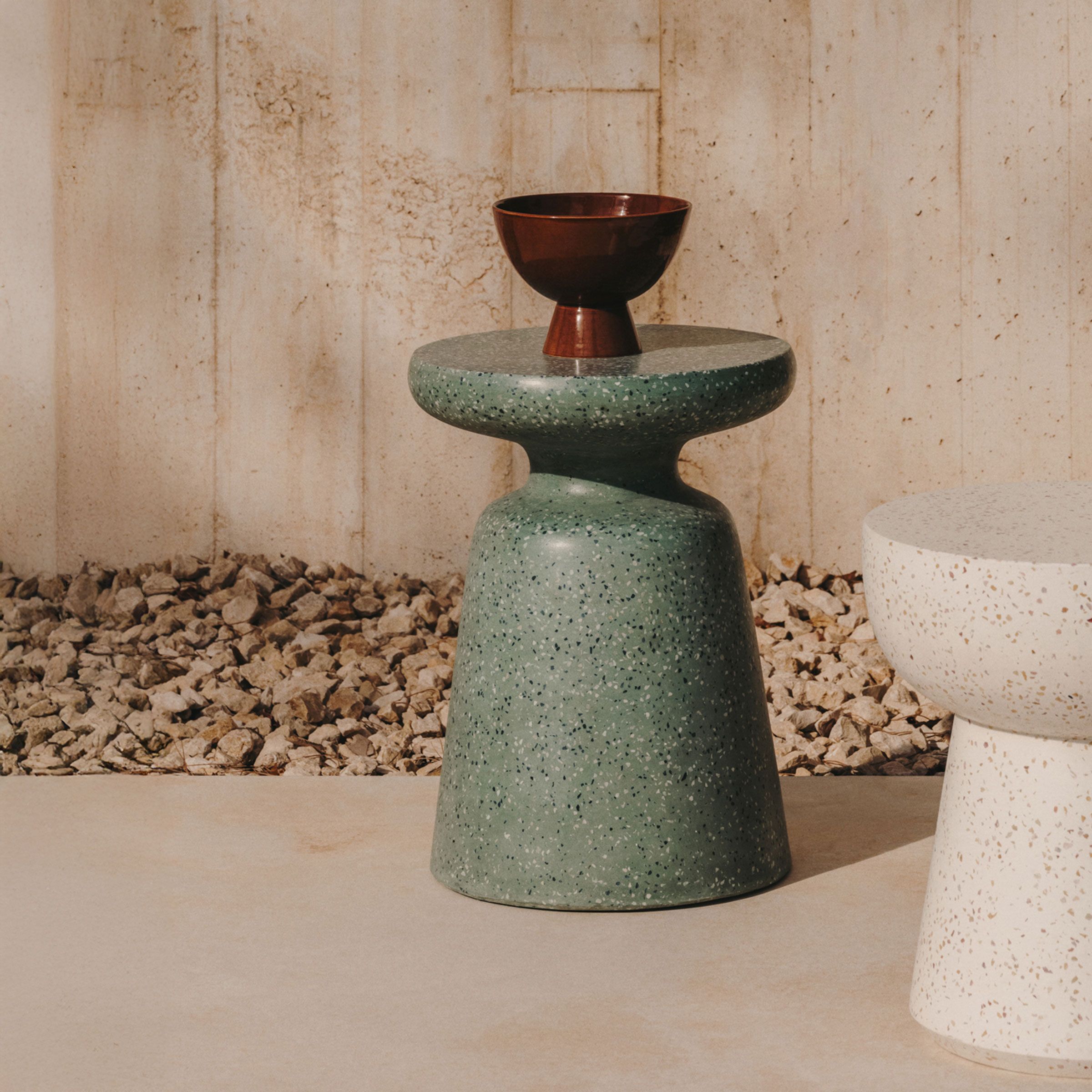 Kave Home ronde bijzettafel Mesquida Terrazzo – groene, compacte designklassieker