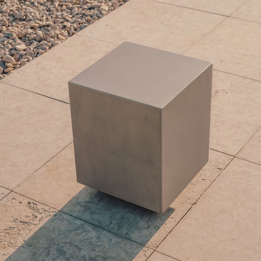 Kave Home Rustella Cement Bijzettafel – Compact, Minimalistisch en Geschikt voor Binnen én Buiten
